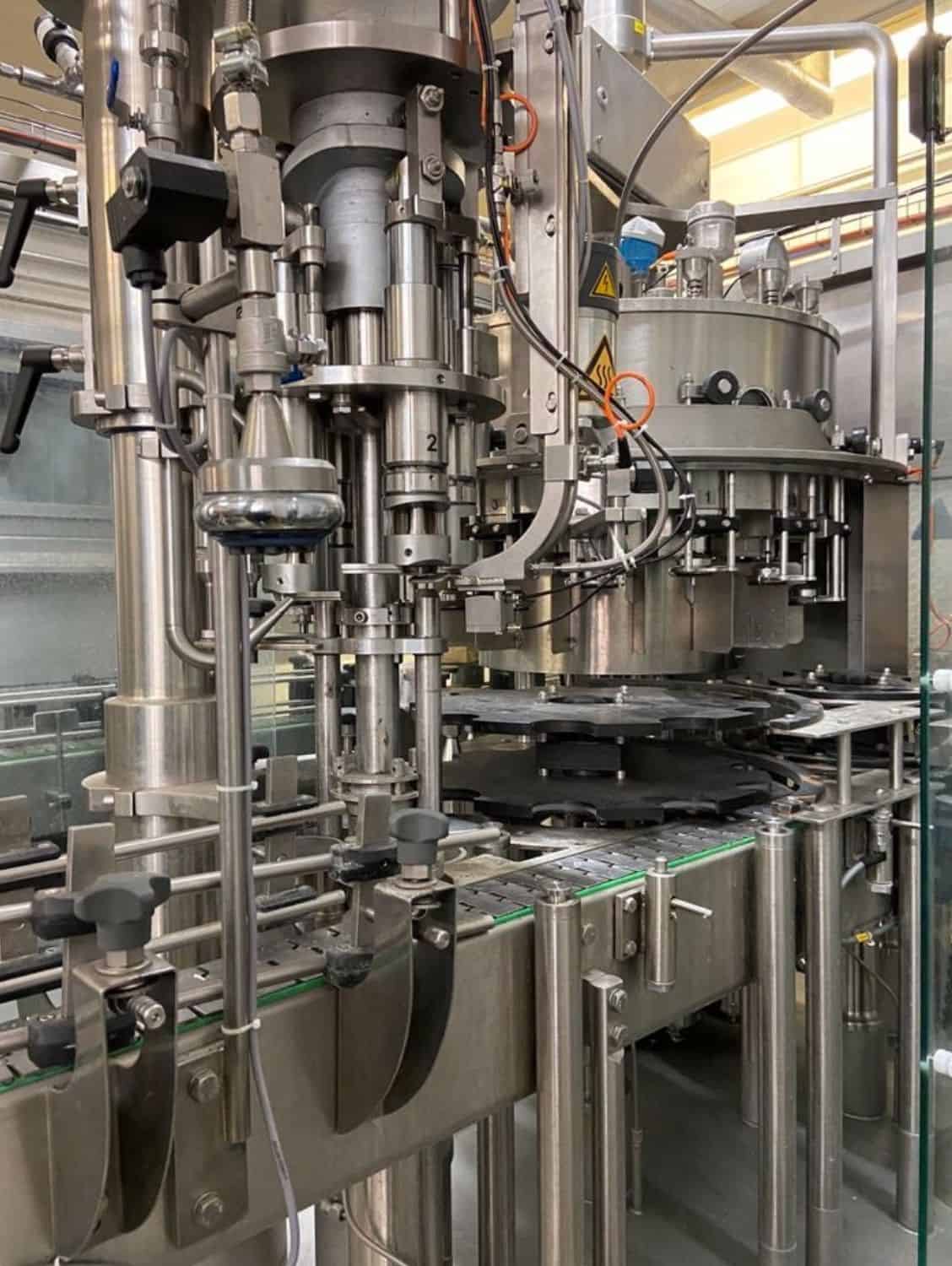 Sala di lavoro di Nagel, PAC, Juwatec Linea di riempimento bicchieri a rendere per birra e bibite