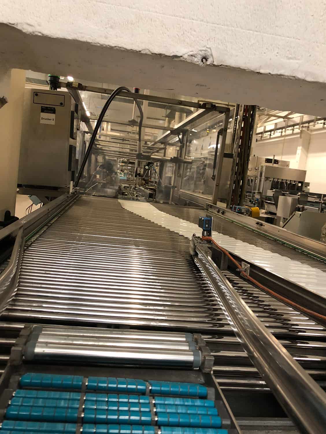 Sala di lavoro della linea di confezionamento Kettner